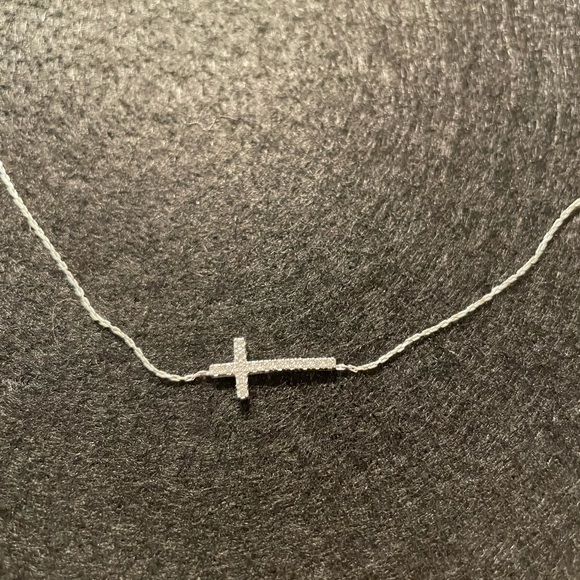 16”- 18” sterling silver floating cross necklace - Picture 1 of 2